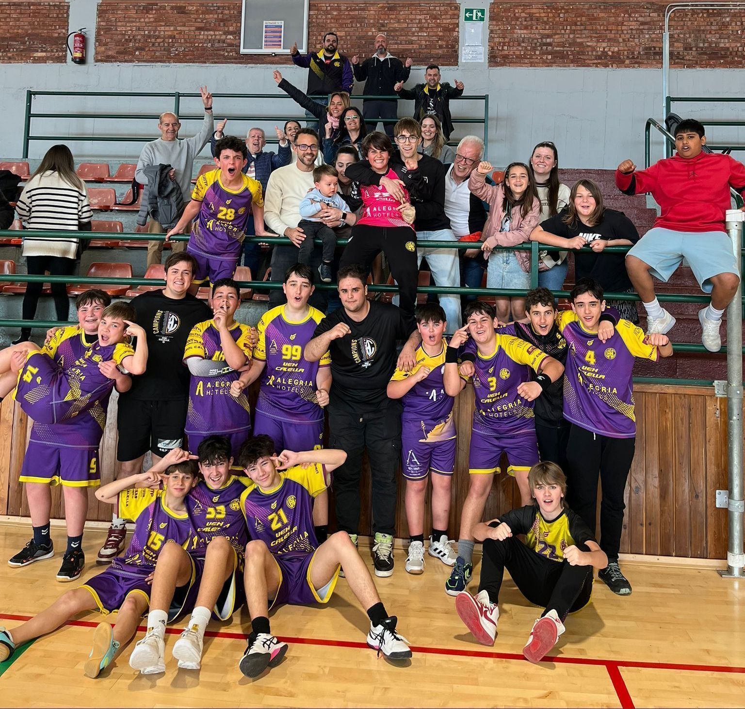UEHC Infantil Groc vs H. MOLINS DE REI C 23-22