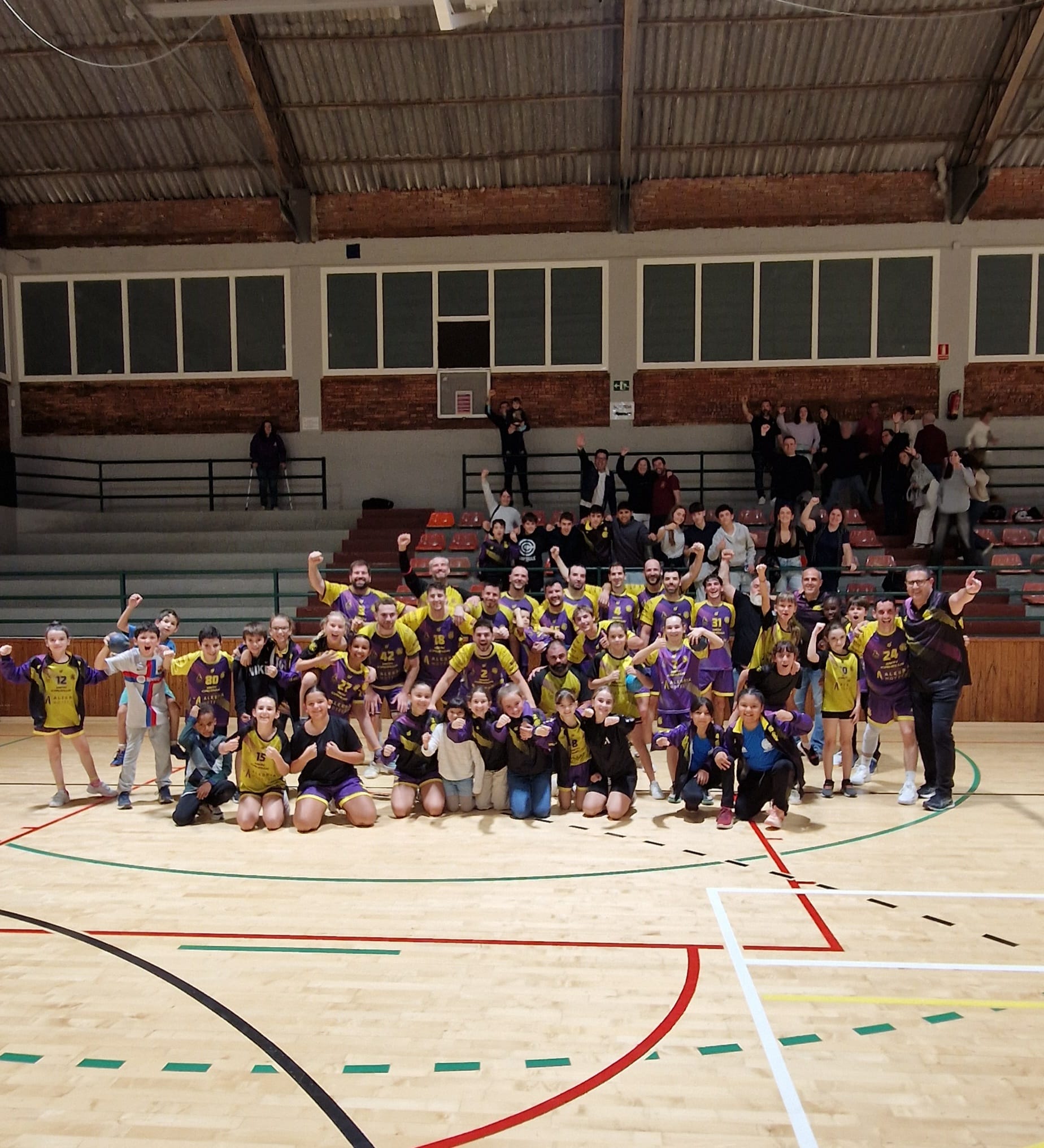 UEH CALELLA A vs HANDBOL GARBÍ A 33-24