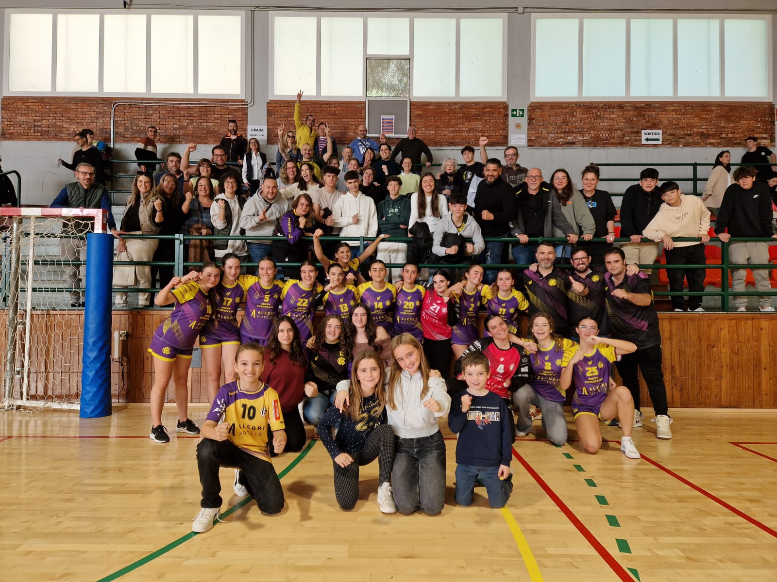 UEHC Juvenil F vs CH CANOVELLES 4-21