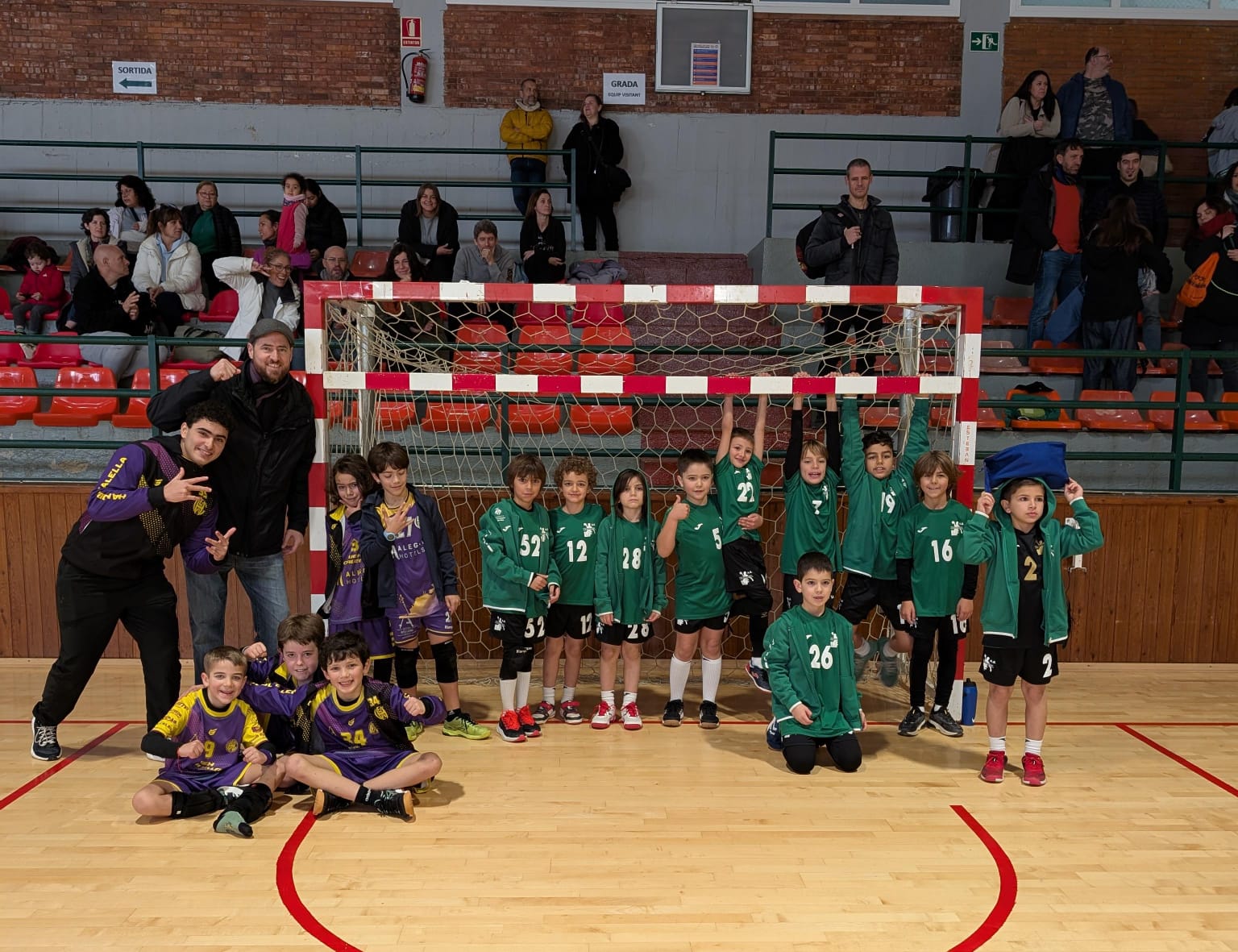 UEHC Benjamí vs AEH LES FRANQUESES NEGRE 9-7