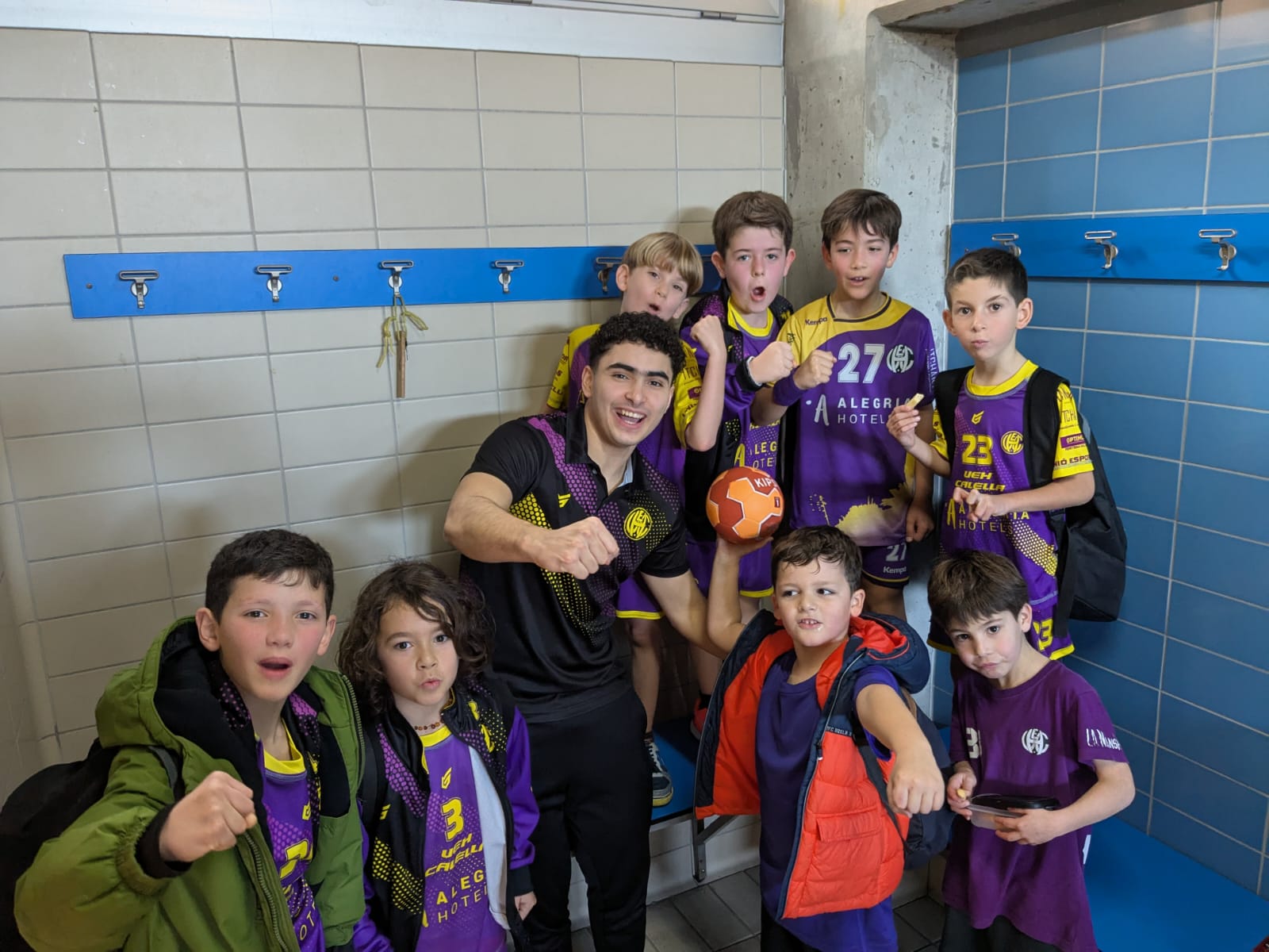 CJHB MATARÓ VERMELL vs UEHC Benjamí 12-4
