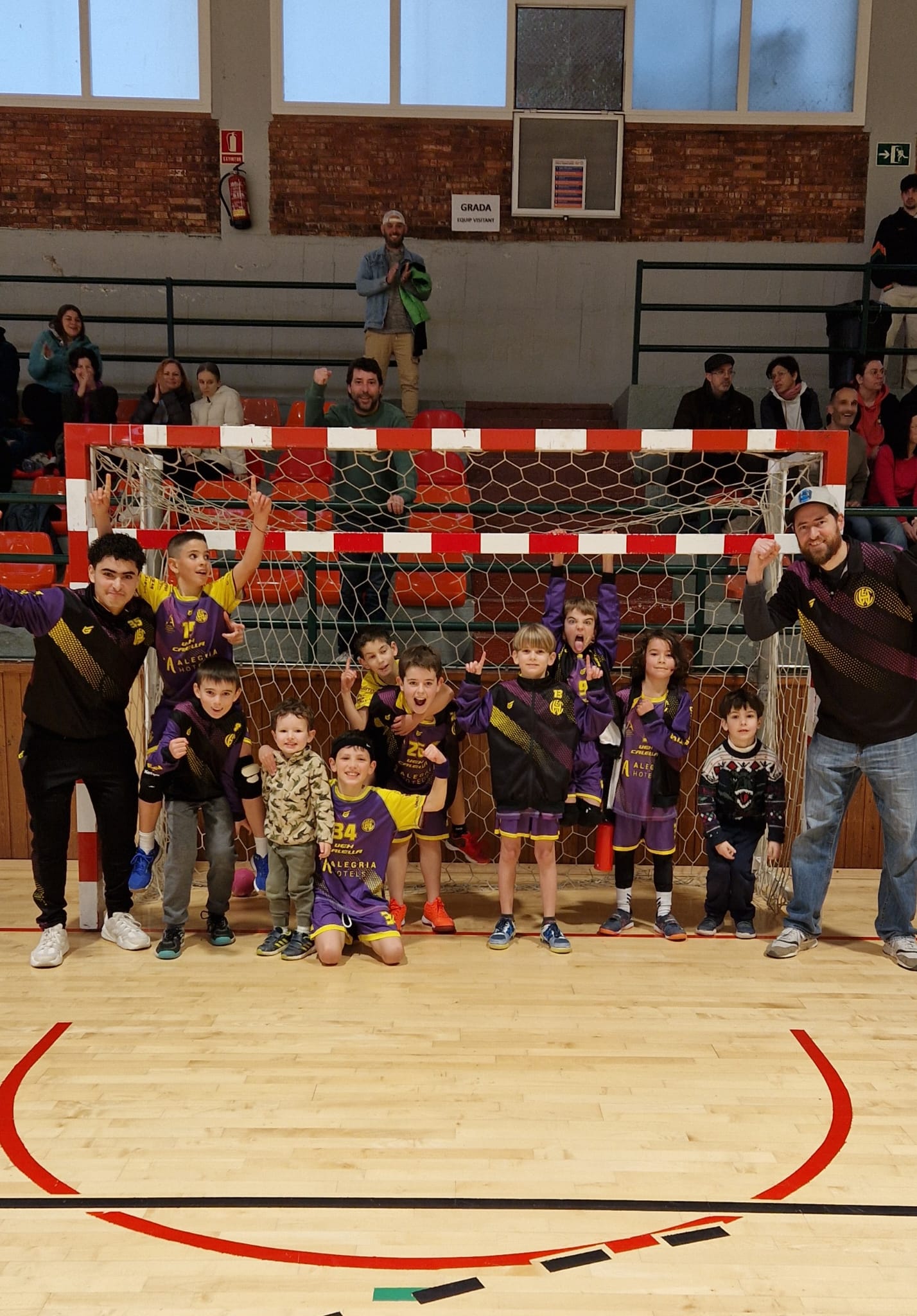 UEHC Benjamí vs CJHB MATARÓ NEGRE 10-6