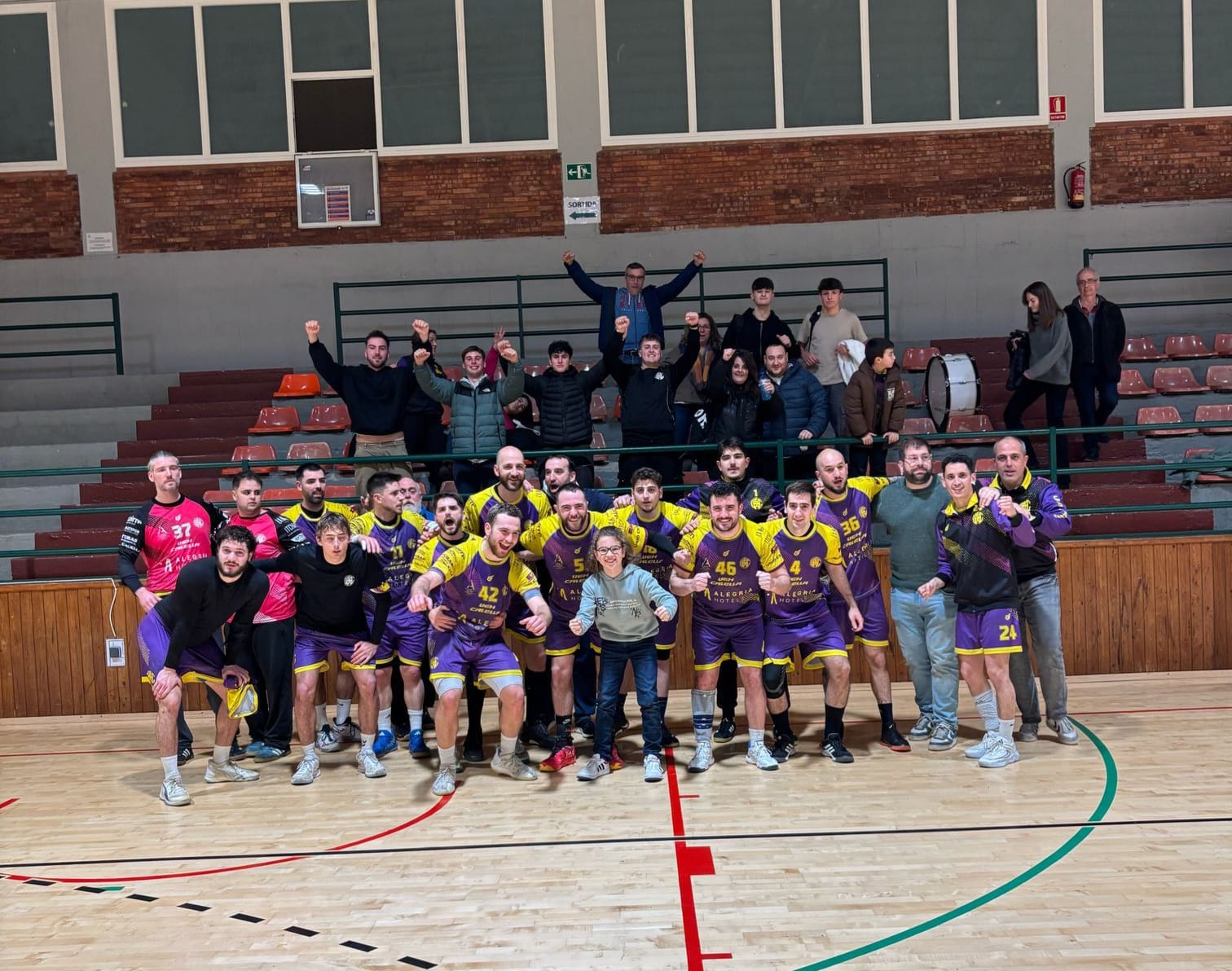 UEH CALELLA A vs H.J. HANDBOL MATARÓ A 28-22