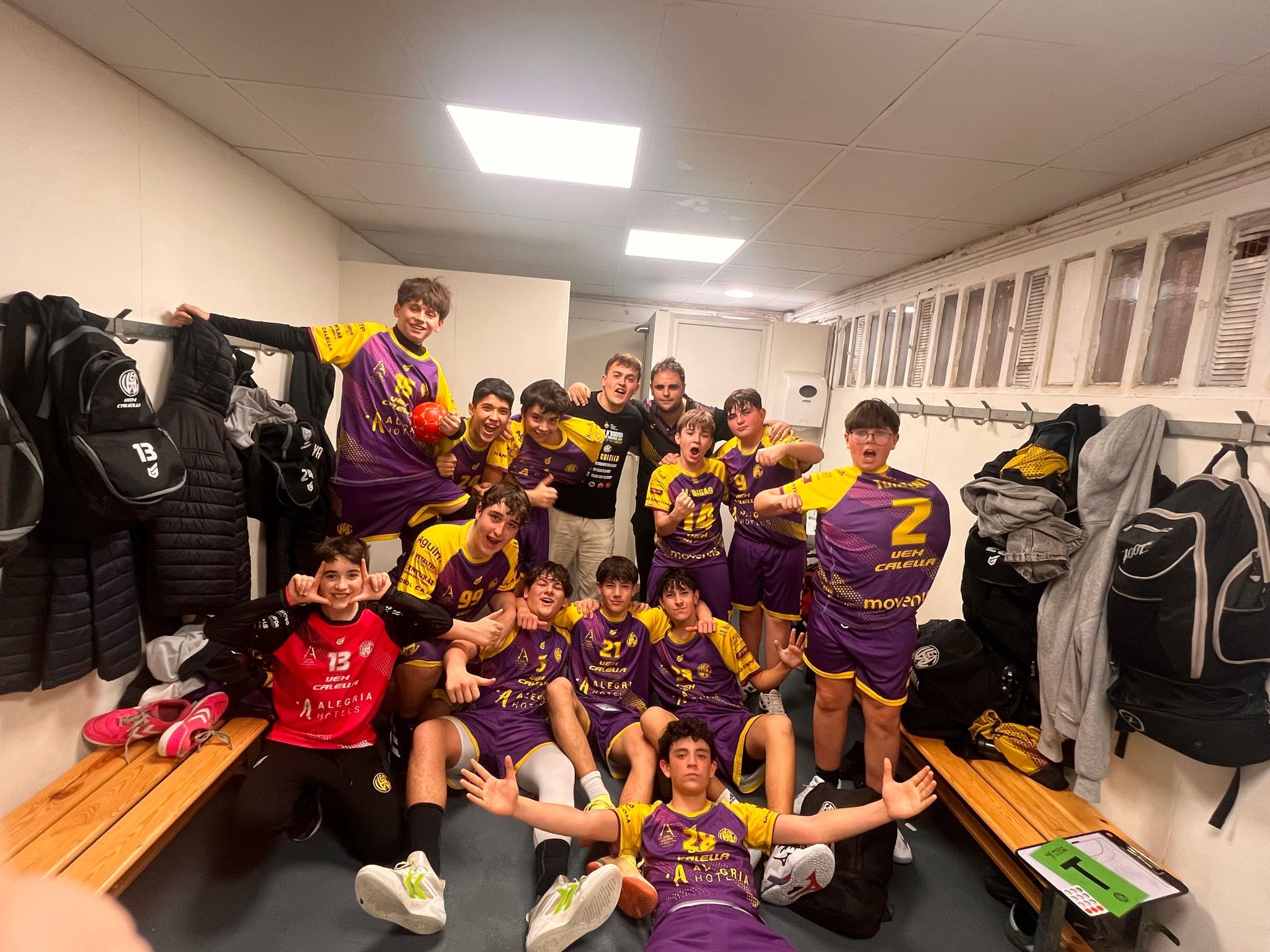 CH. LA SALLE MONTCADA B vs UEHC Infantil 21-35