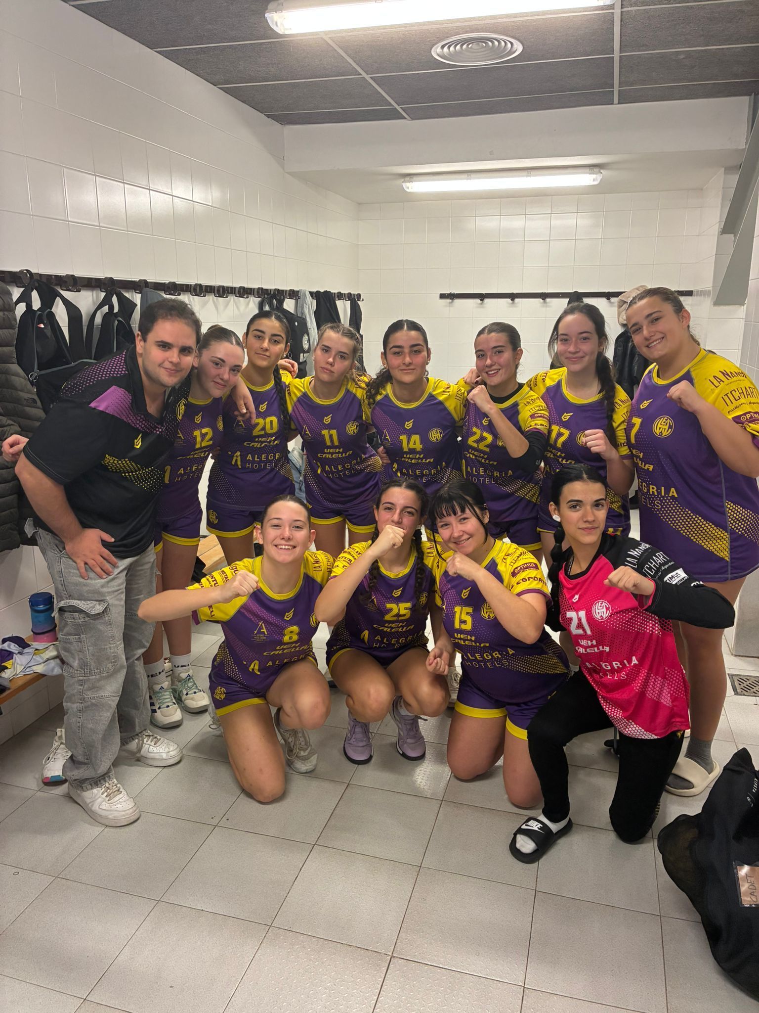 HANDBOL SANT CUGAT vs UEHC Juvenil F 24-9