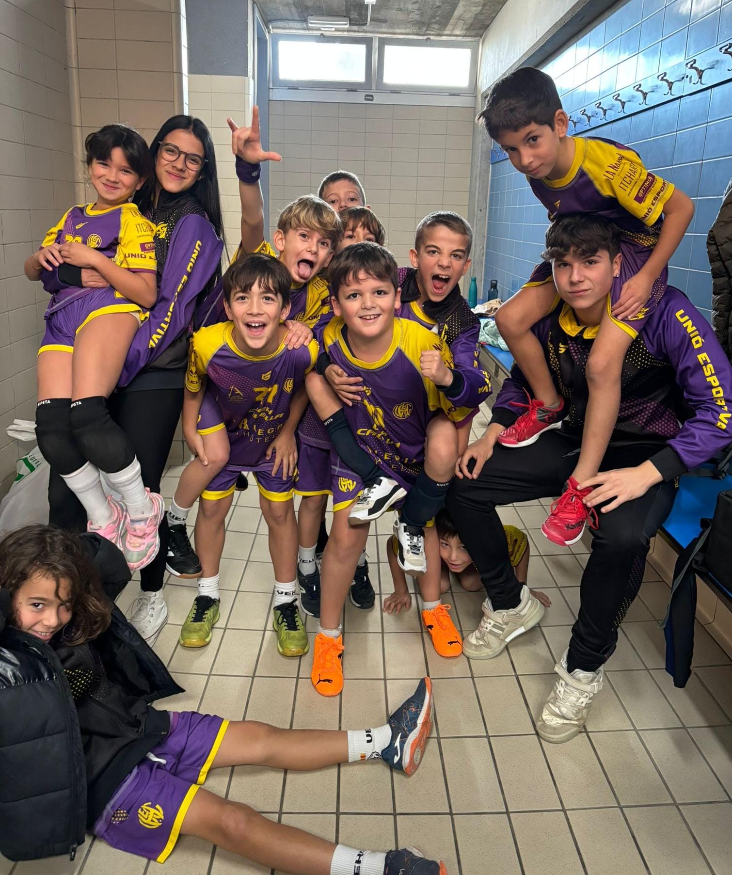 ABI MATARÓ VERMELL vs UEHC Benjamí 12-4